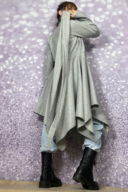 AÇIK GRİ ASİMETRİK KESİM KAŞE CEKET