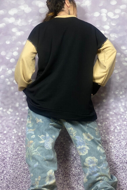 BİSİKLET YAKA BLOK RENK BEJ SİYAH SWEATSHİRT