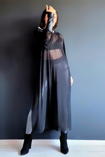 DERİ KAPŞONLU VE MANŞETLİ MAXİ YIRTMAÇLI TUNİK 