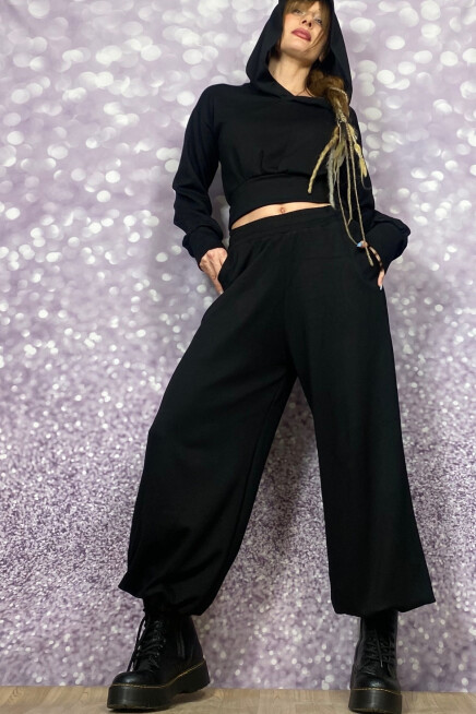 KAPŞONLU SİYAH CROP DÜŞÜK OMUZ BLUZ/SWEATSHİRT