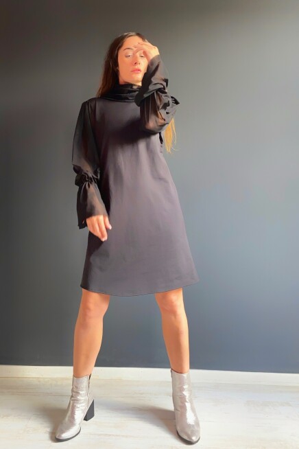 SIRT DEKOLTELİ TÜL KOLLU VE YAKALI ELBİSE 