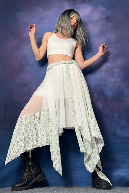 ASİMETRİK MAVİ EKRU DANTEL DETAYLI ETEK