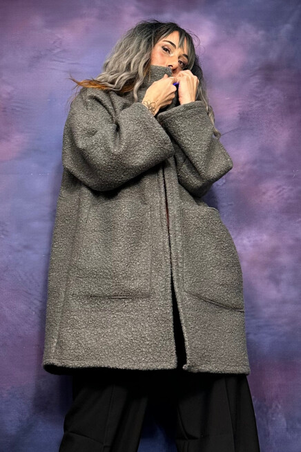 CEPLİ DİK YAKA BUKLET HIRKA / CEKET