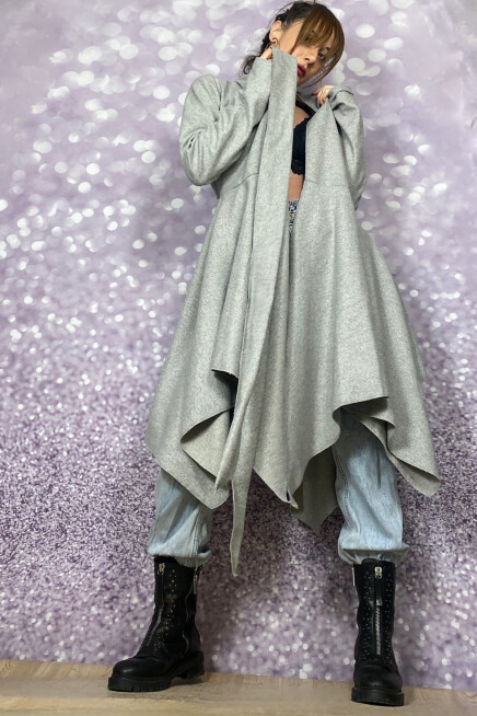 AÇIK GRİ ASİMETRİK KESİM KAŞE CEKET