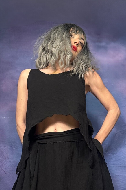 BAMBU ASKILI ASİMETRİK SİYAH BLUZ