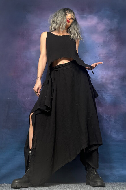 BAMBU ASKILI ASİMETRİK SİYAH BLUZ