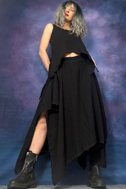 BAMBU ASKILI ASİMETRİK SİYAH BLUZ