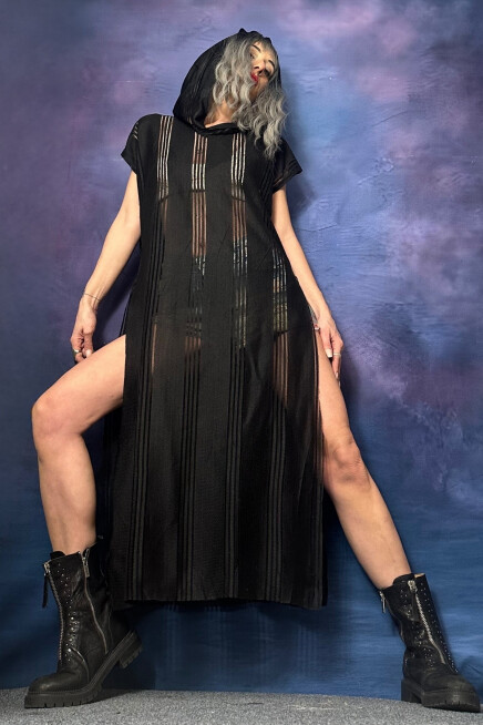 KENDİNDEN ÇİZGİLİ TRANSPARAN YIRTMAÇLI KAPŞONLU TUNİK