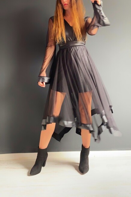 TÜL DERİ ASİMETRİK ELBİSE 