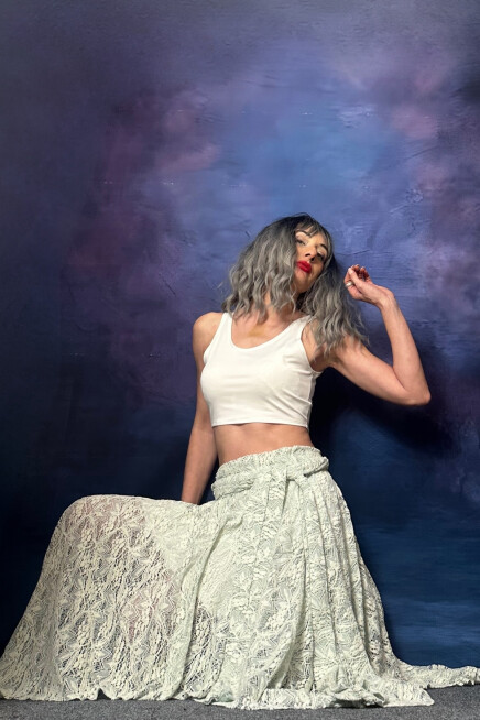 UÇUK MAVİ ASİMETRİK DANTEL ETEK