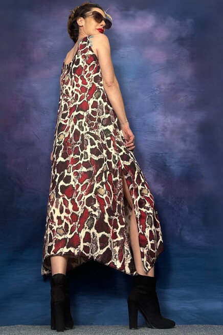 YILAN DESENLİ YIRTMAÇLI ELBİSE