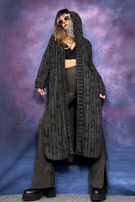 JAKARLI KUMAŞ KAPŞONLU UZUN HIRKA